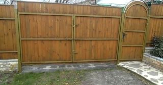 Купить распашные ворота деревянные Балтийск, цена от 2727 руб.
